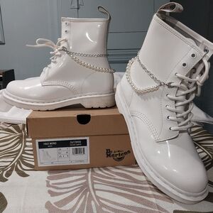 Dr Martens 1460 Mono White Patent Leather Lamper  Boots sz 9-9.5 EU 41